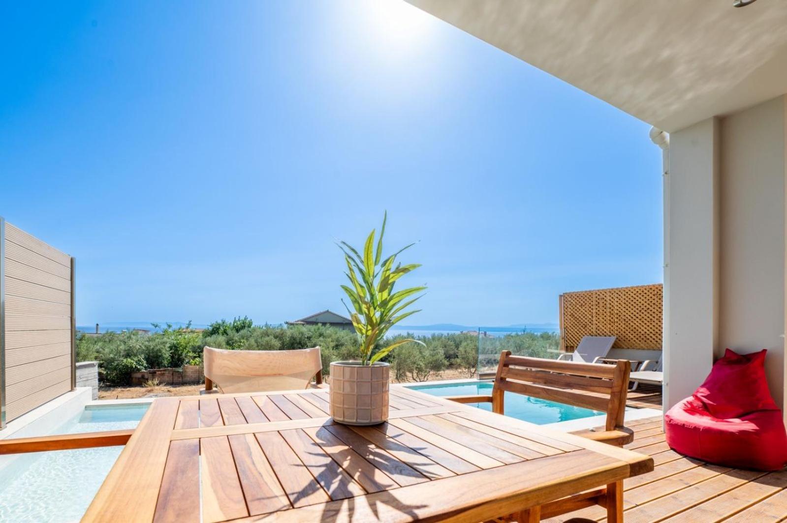 Petradi Suites Kalamata Bagian luar foto