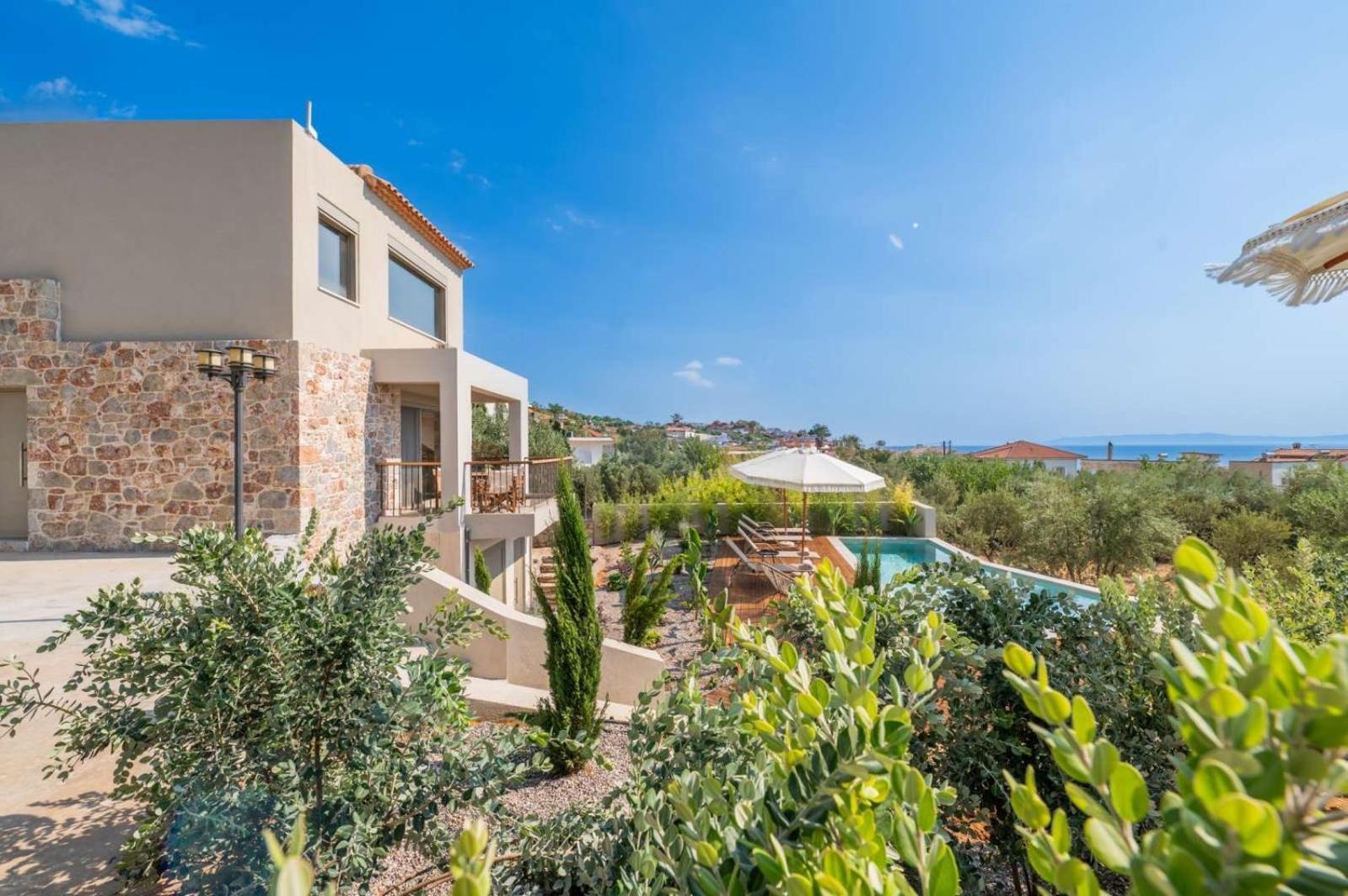 Petradi Suites Kalamata Bagian luar foto