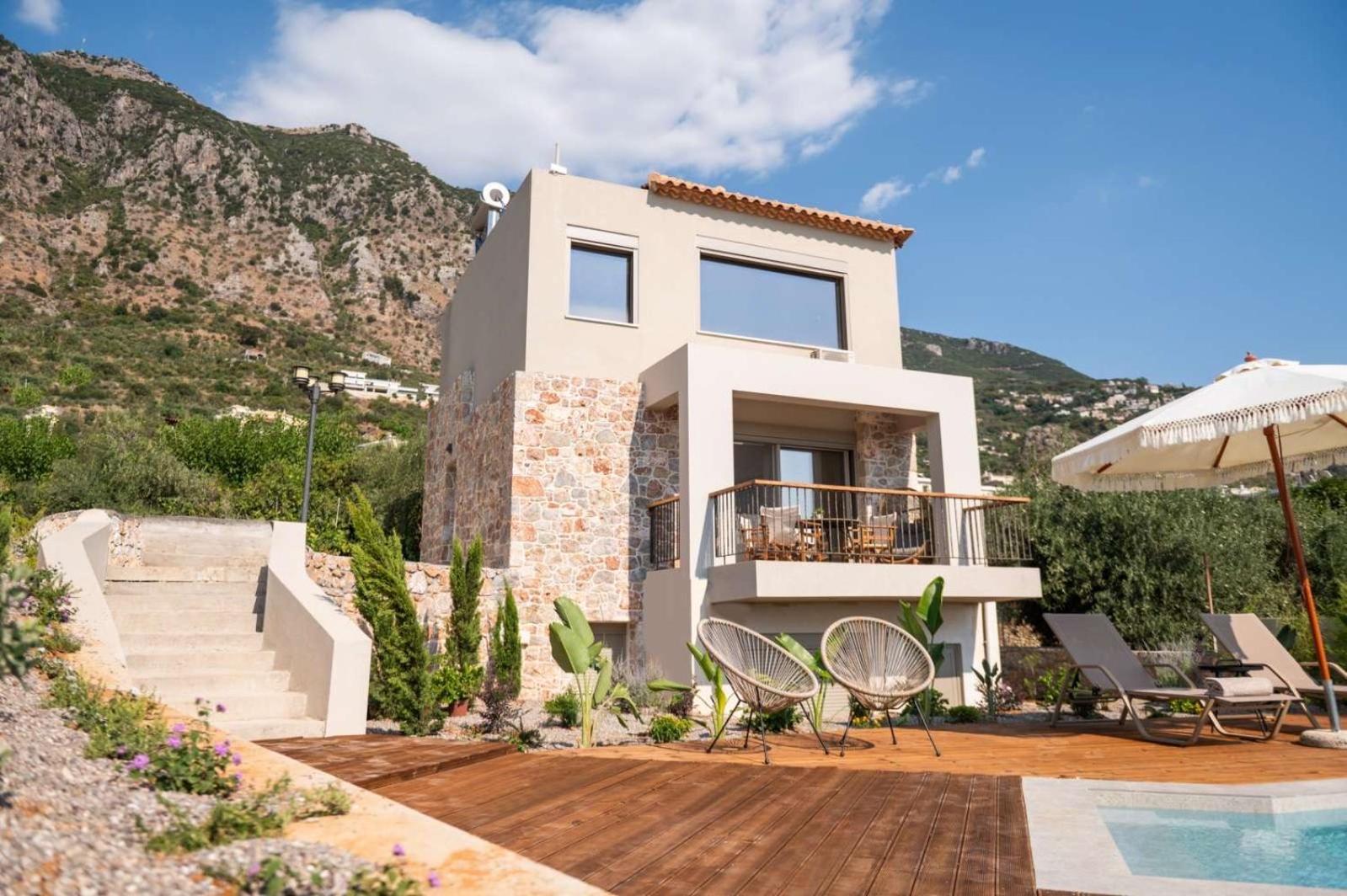 Petradi Suites Kalamata Bagian luar foto