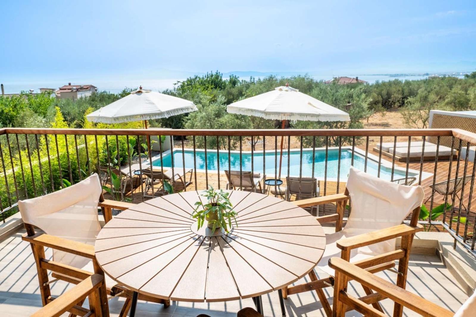 Petradi Suites Kalamata Bagian luar foto