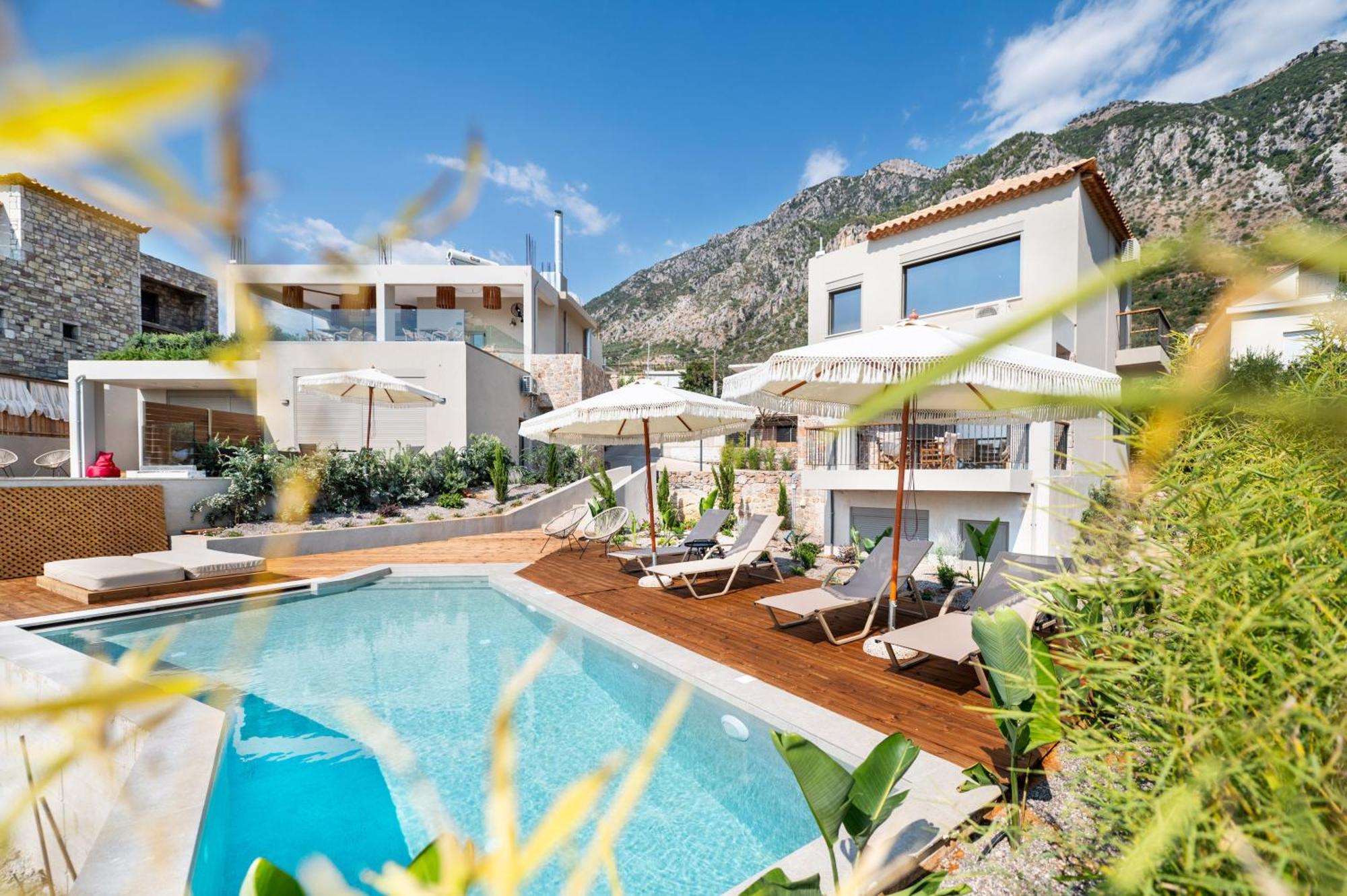 Petradi Suites Kalamata Bagian luar foto
