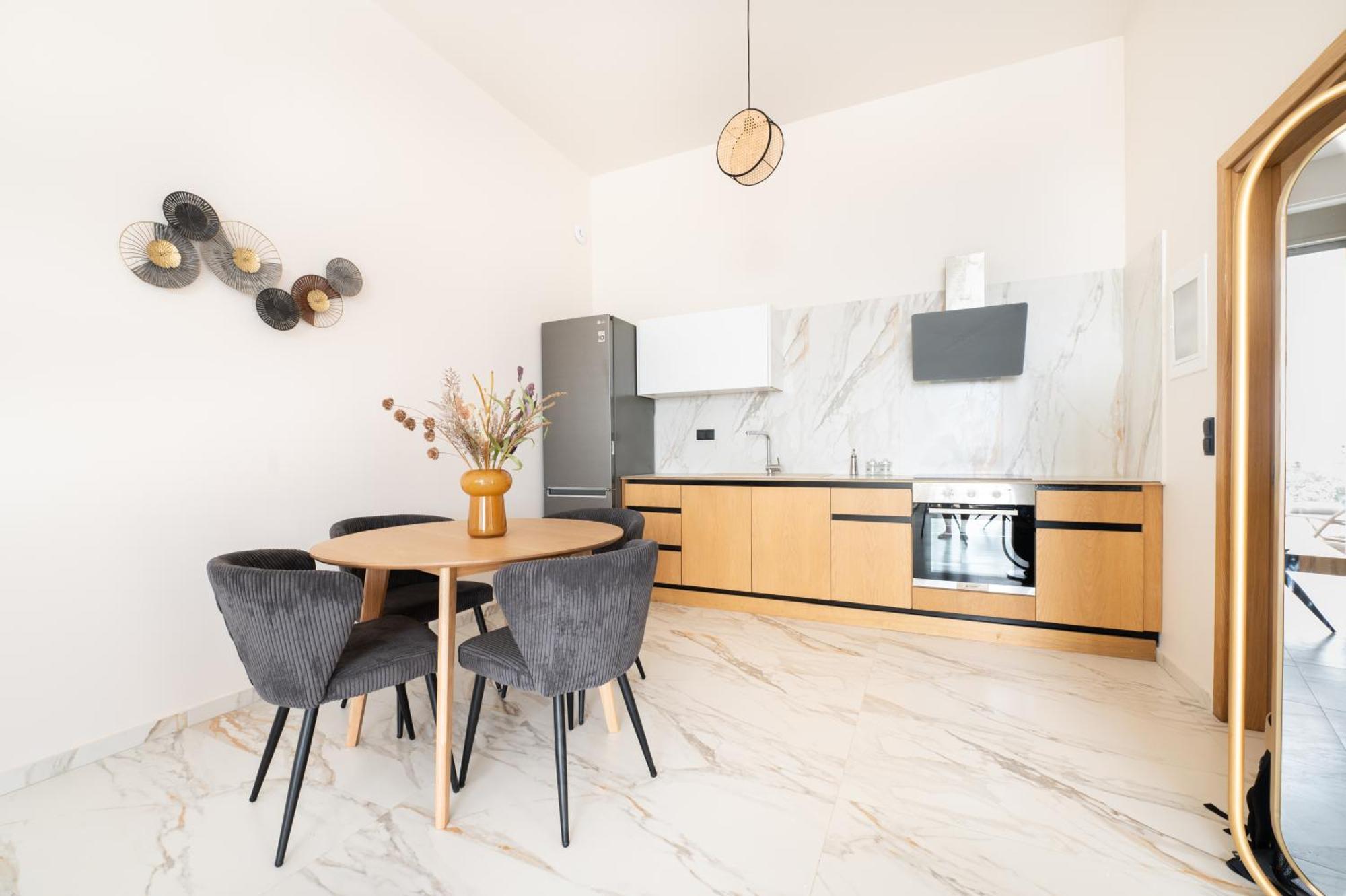 Petradi Suites Kalamata Bagian luar foto