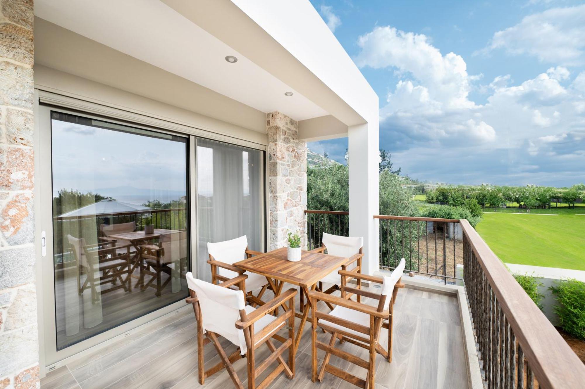 Petradi Suites Kalamata Bagian luar foto